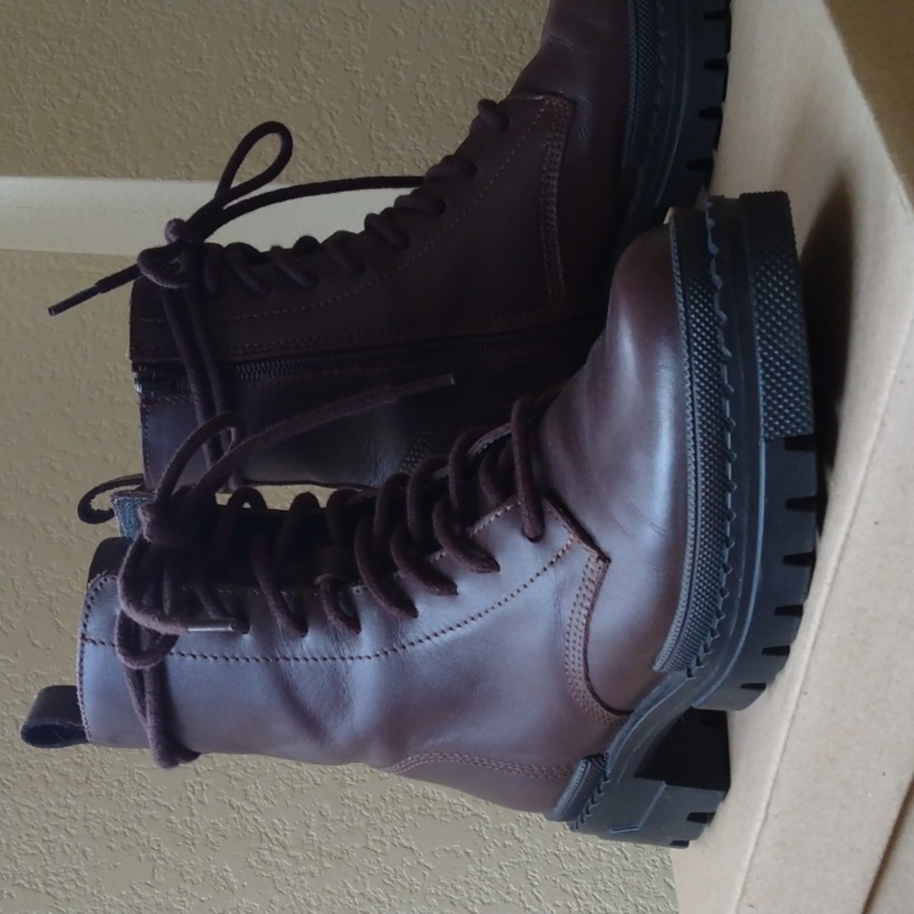 Steve Madden leather combat boot - Picture 2 of 3